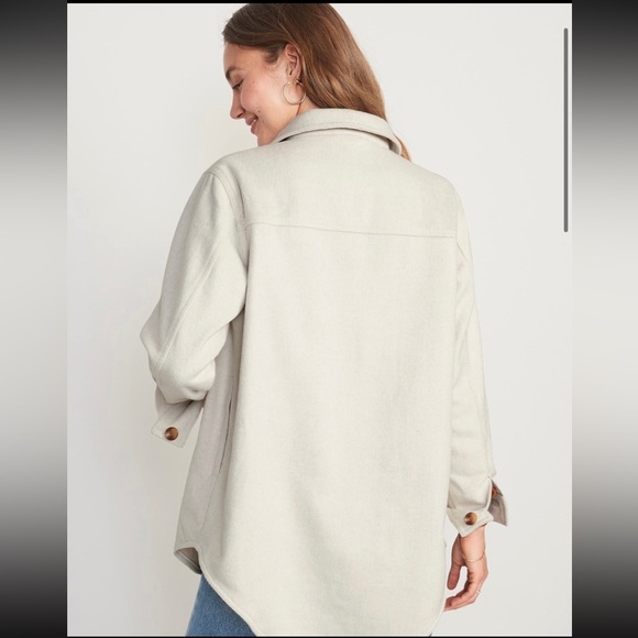 Women’s Shacket - Picture 3 of 10